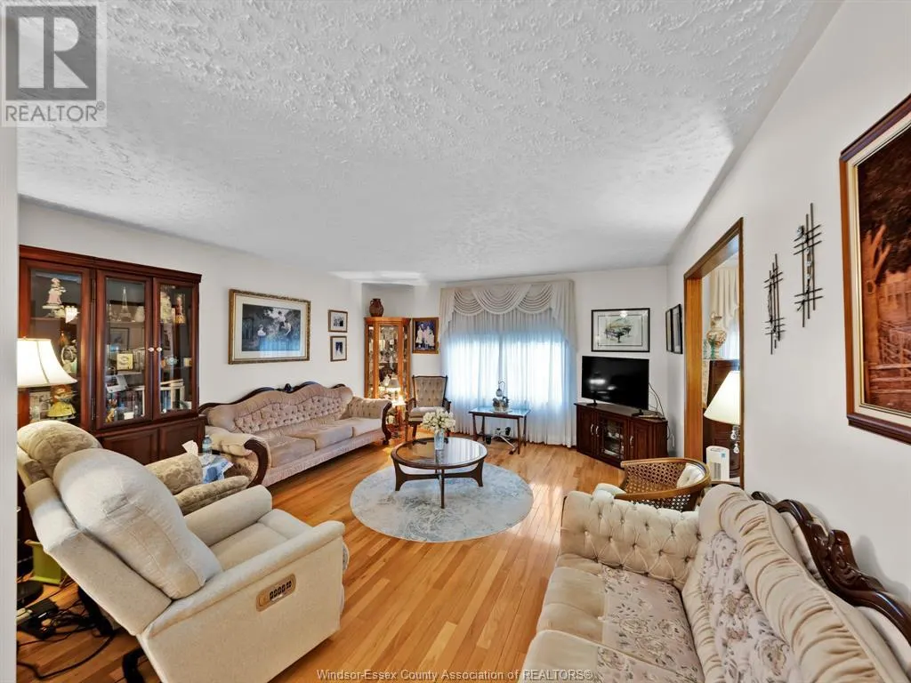 43 Debergh AVENUE South