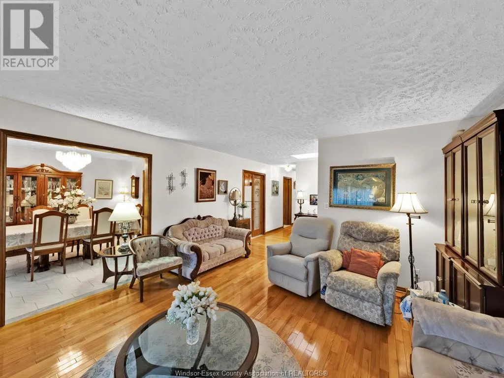 43 Debergh AVENUE South