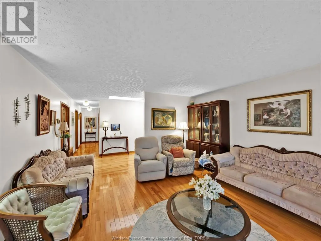 43 Debergh AVENUE South