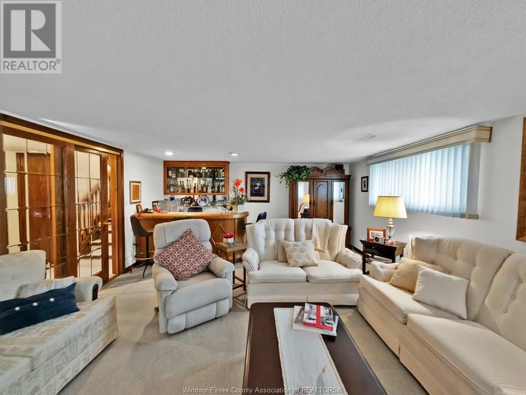 43 Debergh AVENUE South