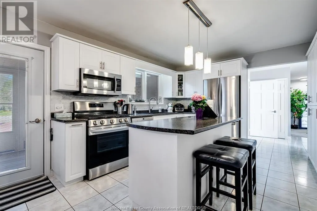 811 RIVAIT DRIVE