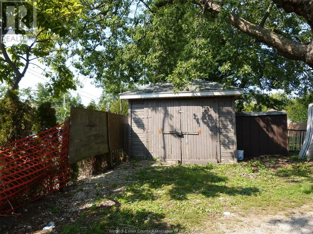 119 ERIE STREET South