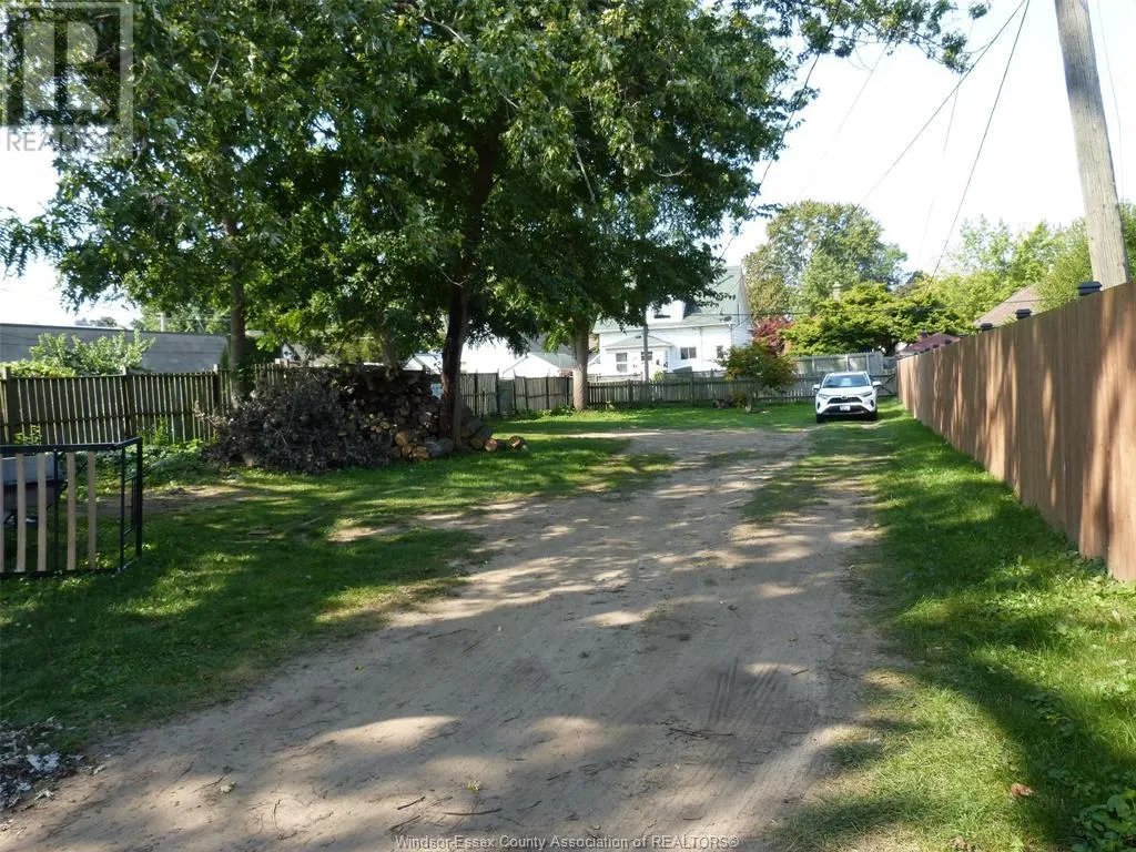 119 ERIE STREET South