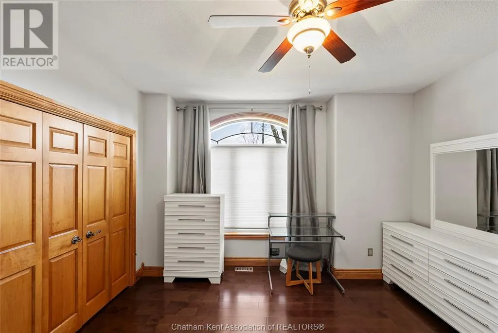 22334 CHARING CROSS ROAD
