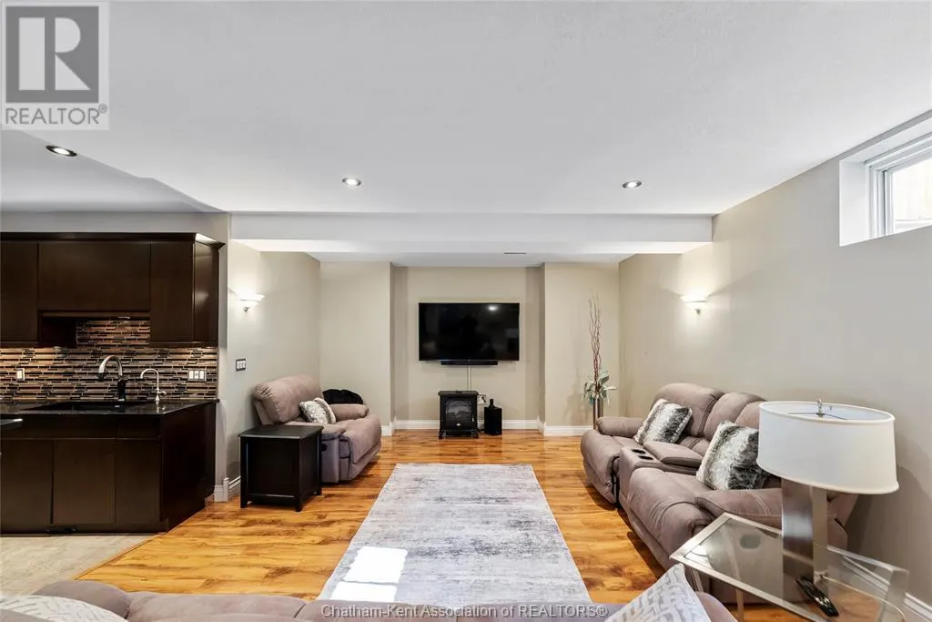 22334 CHARING CROSS ROAD