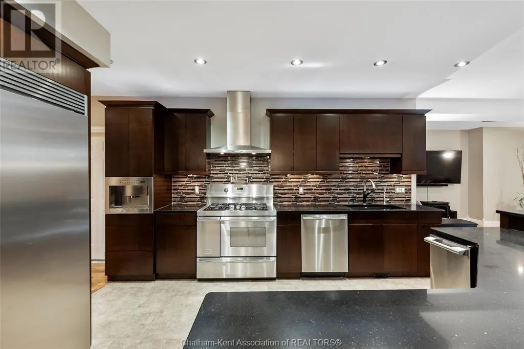 22334 CHARING CROSS ROAD