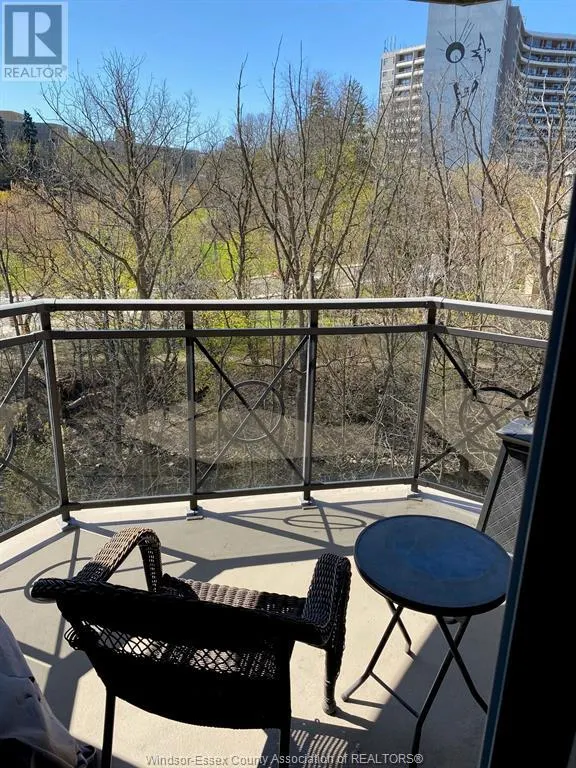 1000 Creekside DRIVE