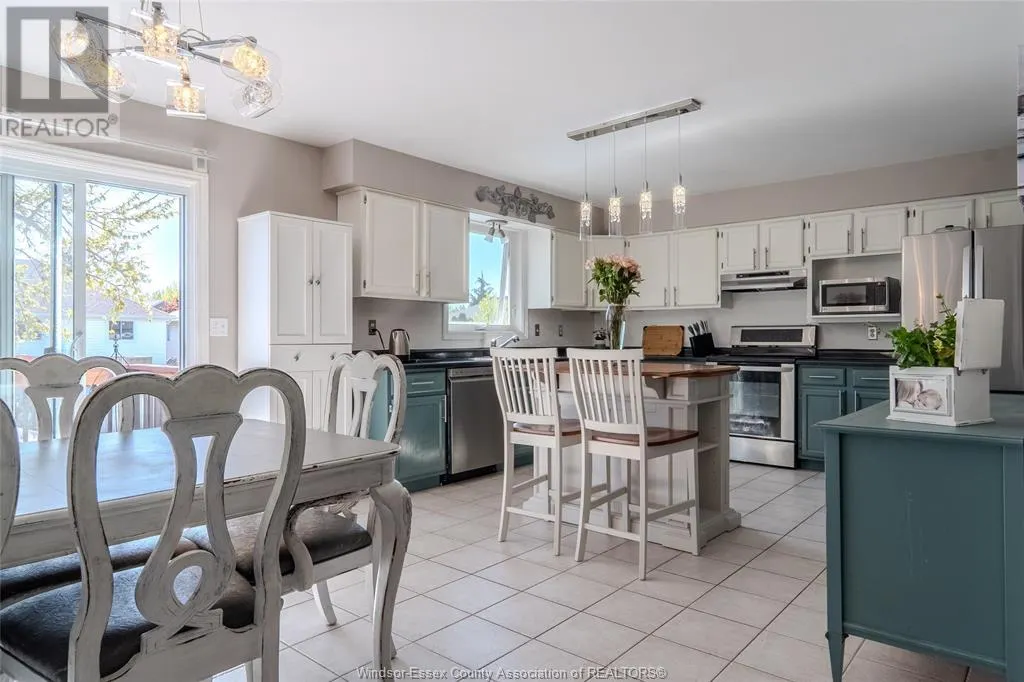 250 Redwood CRESCENT