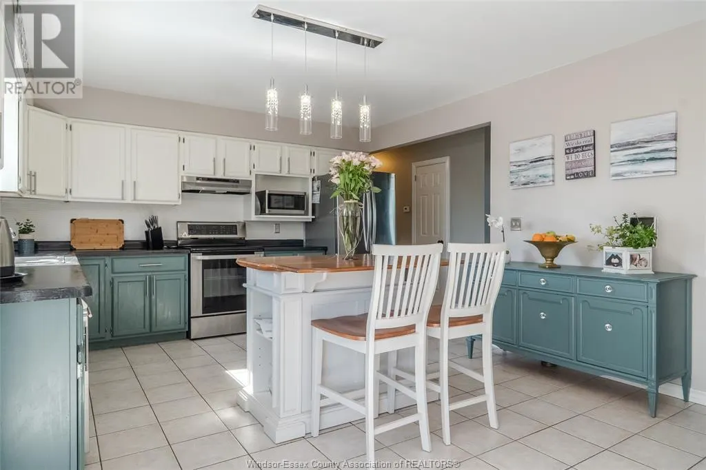 250 Redwood CRESCENT