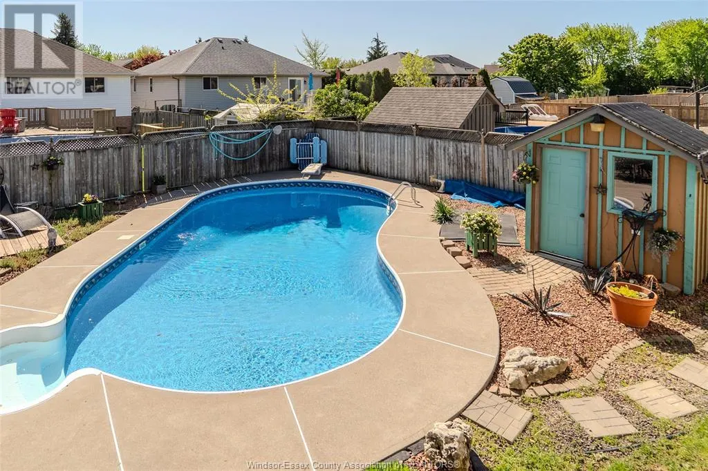 250 Redwood CRESCENT