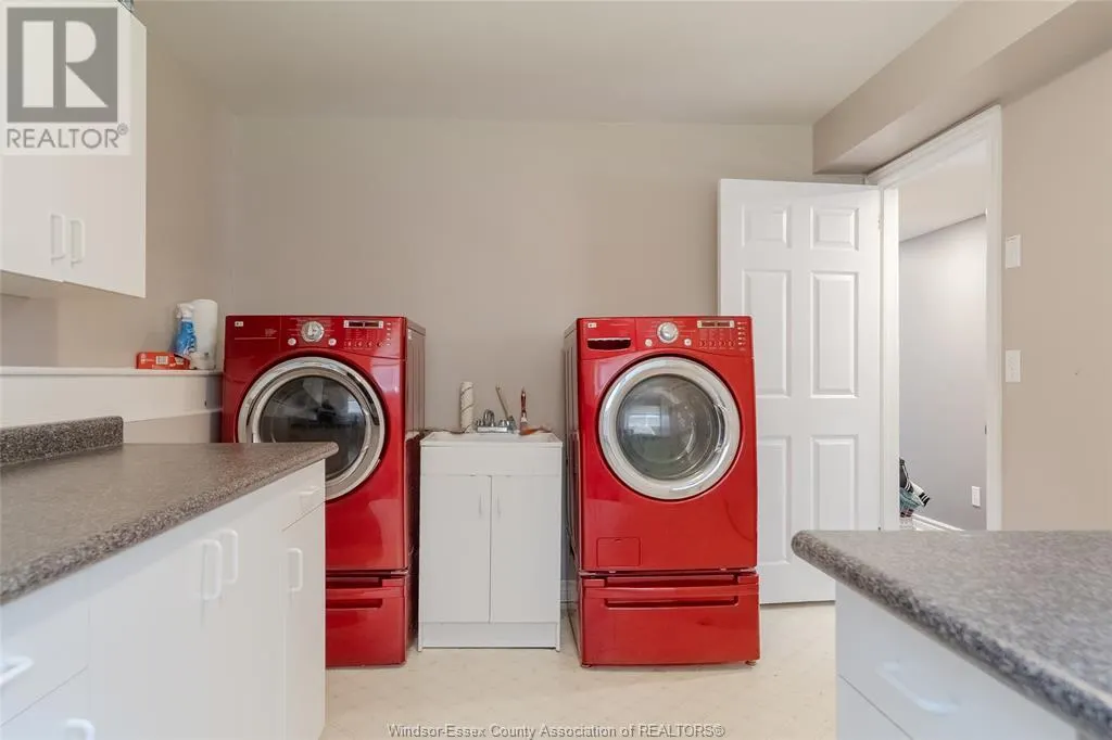 250 Redwood CRESCENT