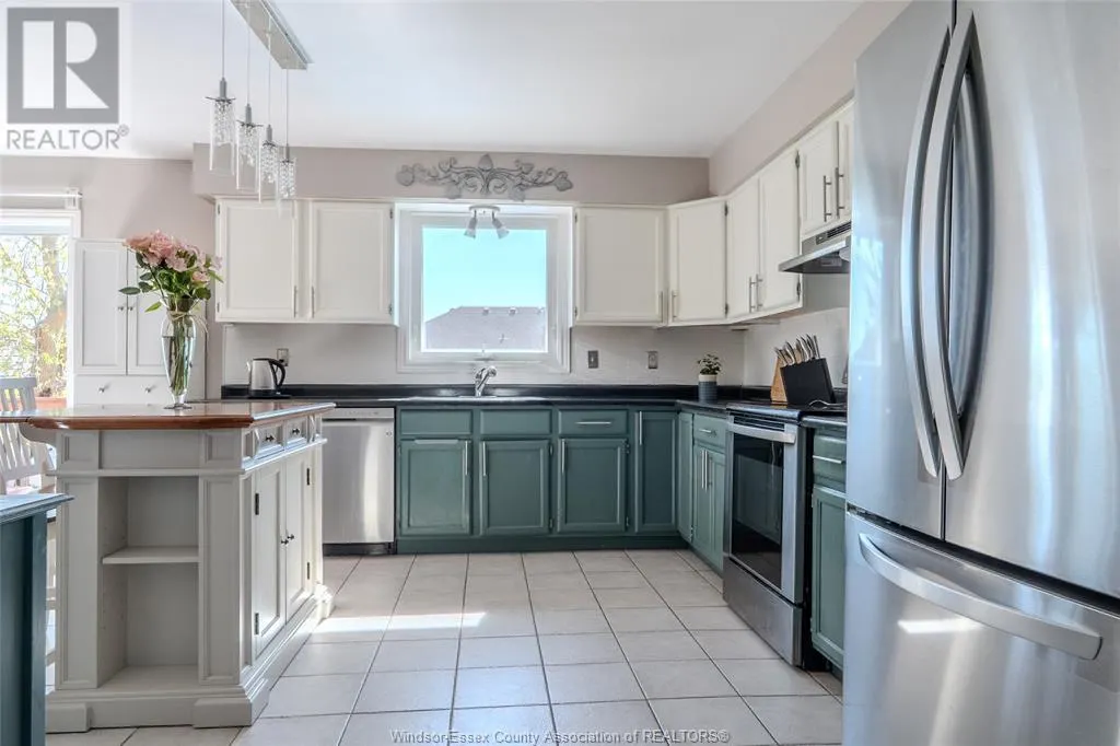 250 Redwood CRESCENT