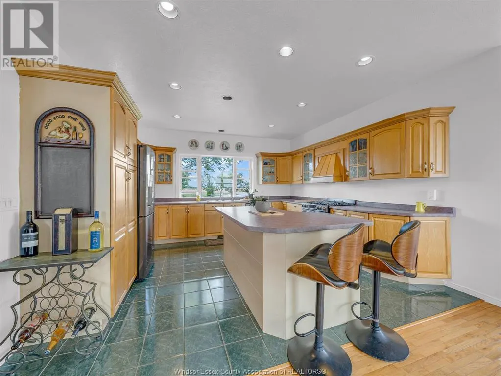 16925 Lakeshore Road 303