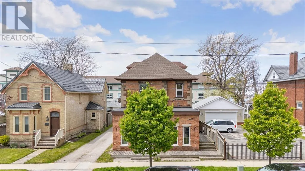 169 CHRISTINA STREET South