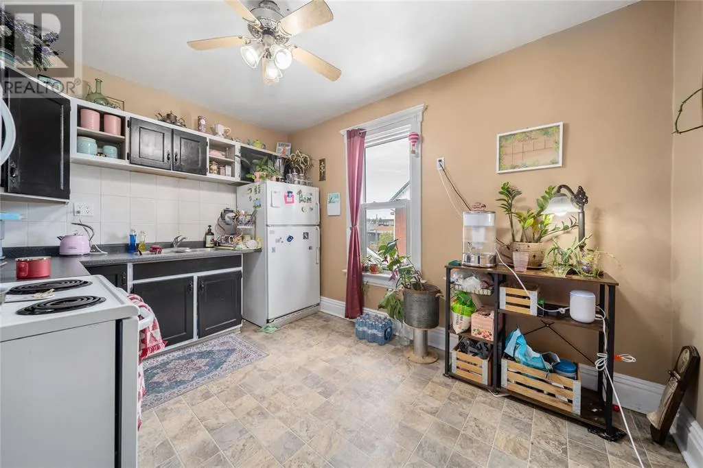 169 CHRISTINA STREET South