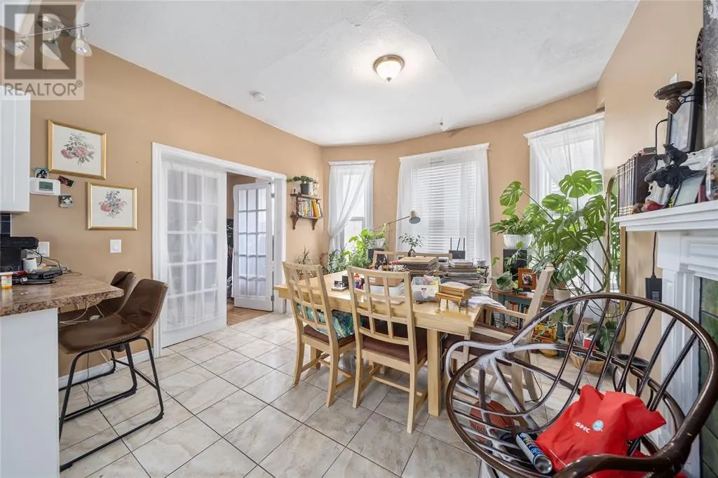 169 CHRISTINA STREET South
