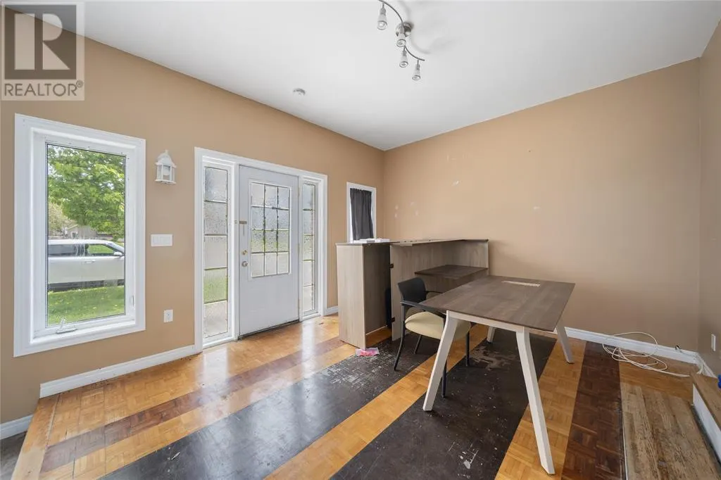 169 CHRISTINA STREET South