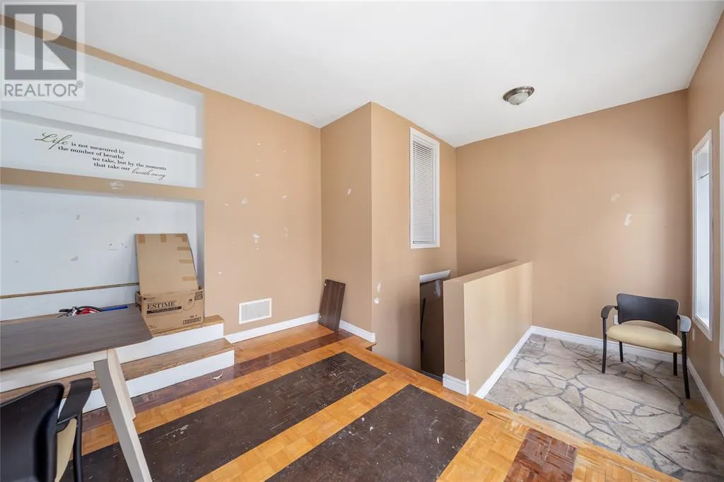 169 CHRISTINA STREET South
