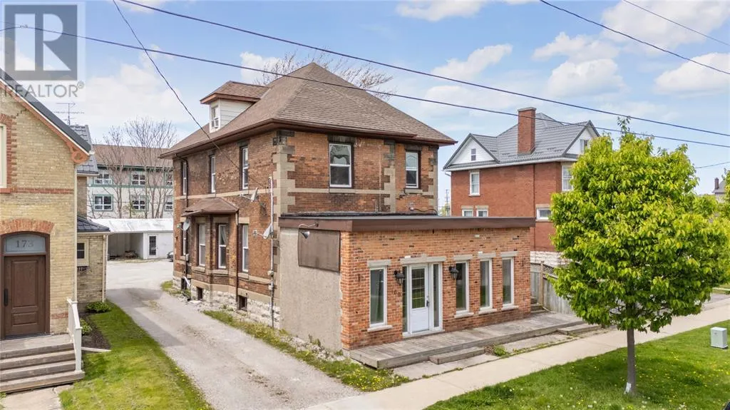 169 CHRISTINA STREET South