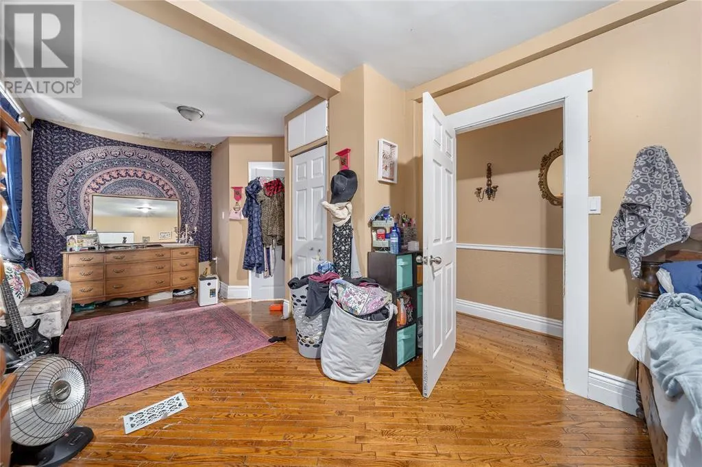 169 CHRISTINA STREET South
