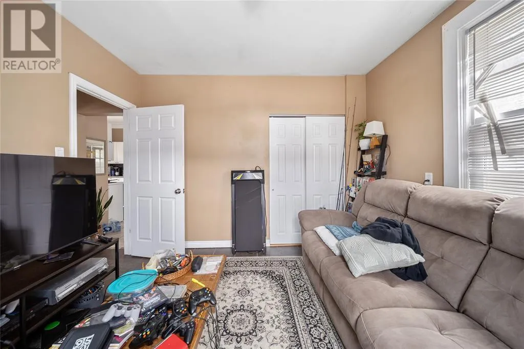 169 CHRISTINA STREET South