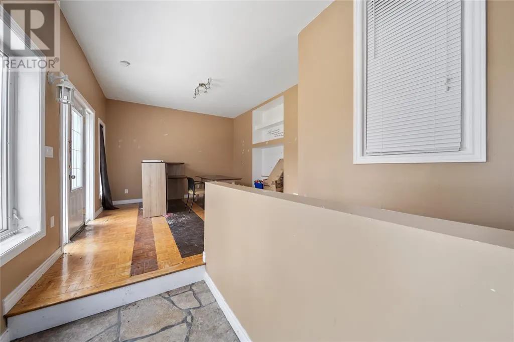 169 CHRISTINA STREET South