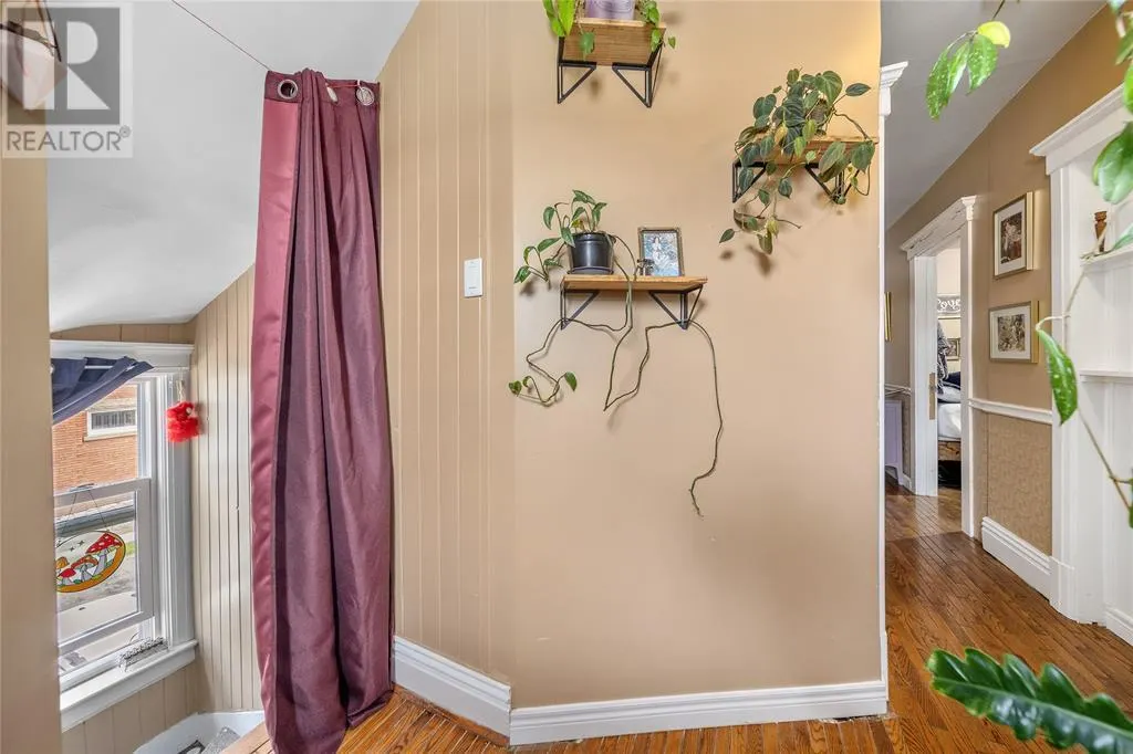 169 CHRISTINA STREET South