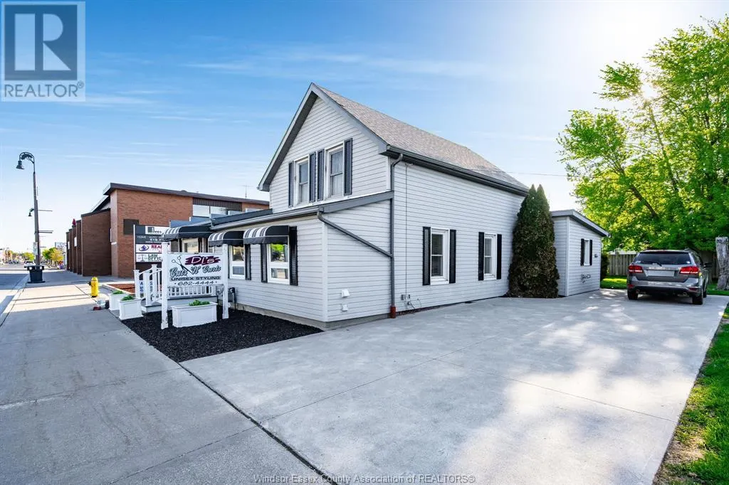 44 Queen STREET South