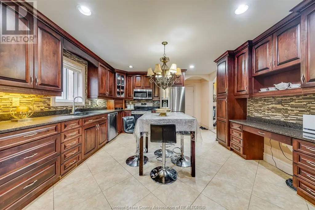 1021 CHELSEA PARKWAY