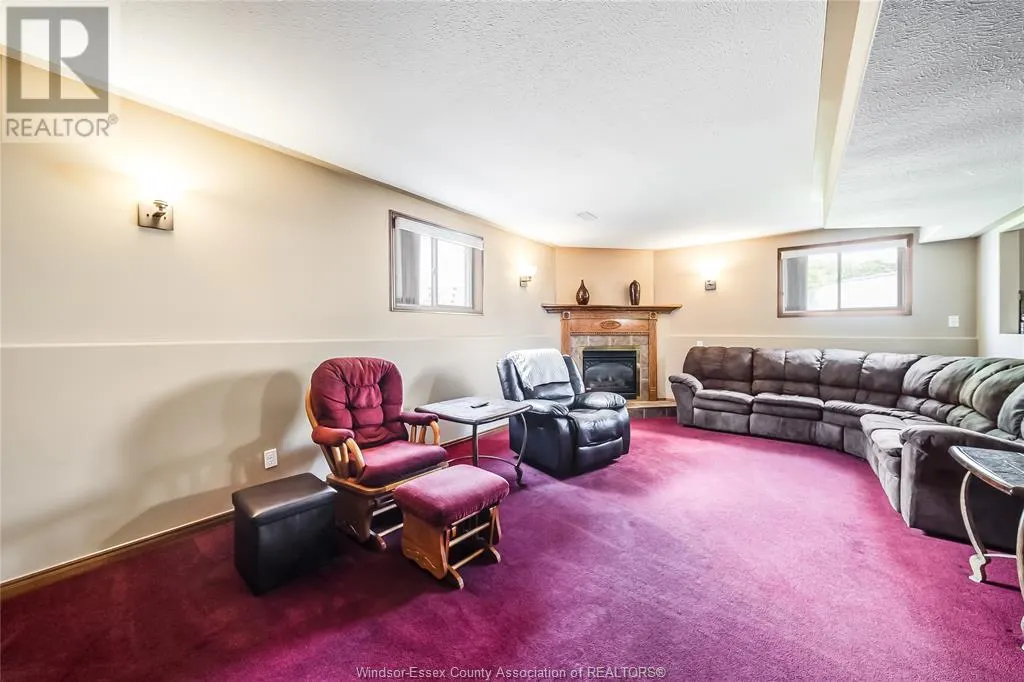 1225 FERRIS