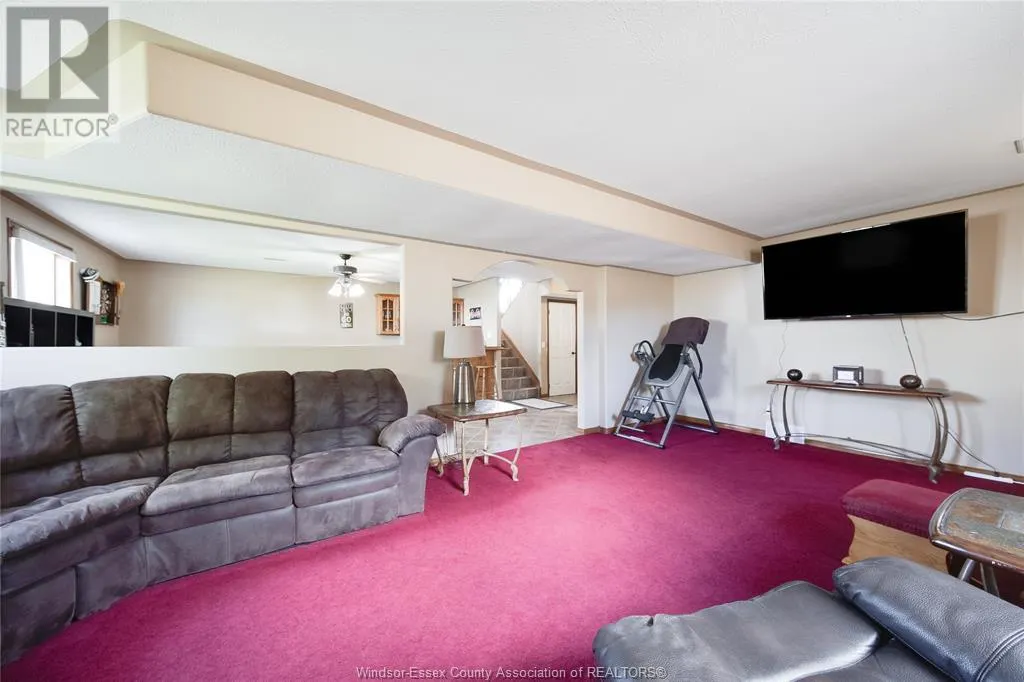 1225 FERRIS