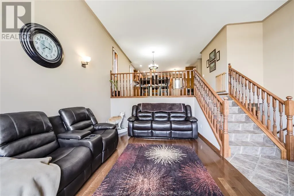 1225 FERRIS