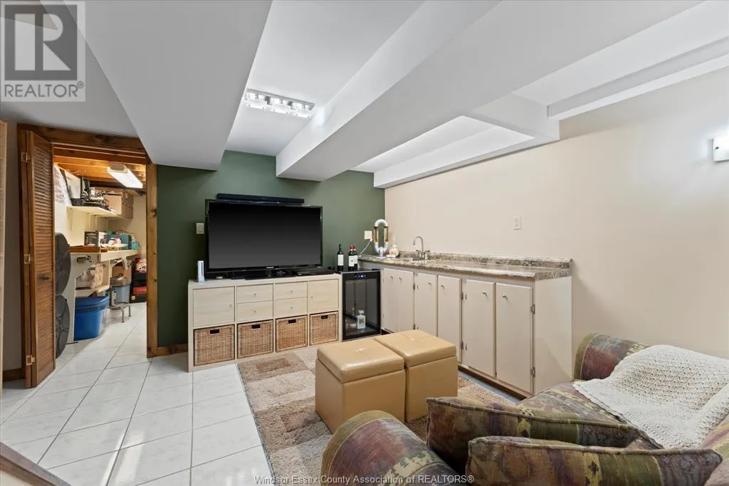 2073 CARDINAL LANE
