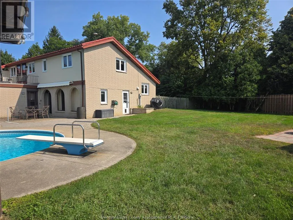 2073 CARDINAL LANE
