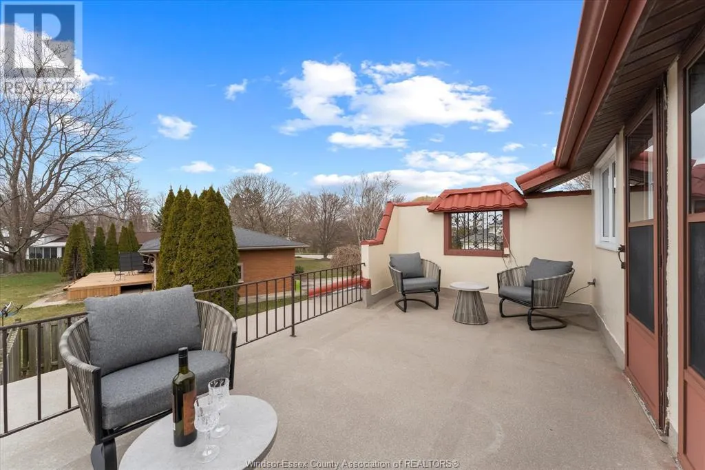 2073 CARDINAL LANE