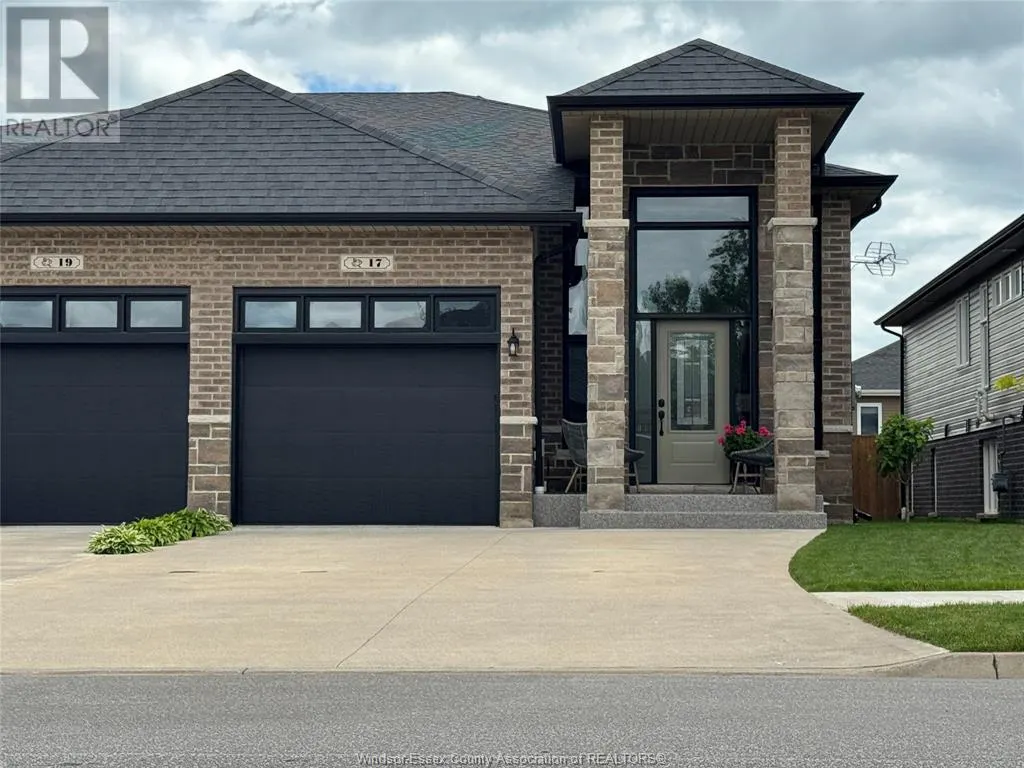 17 WOODLAND STREET
