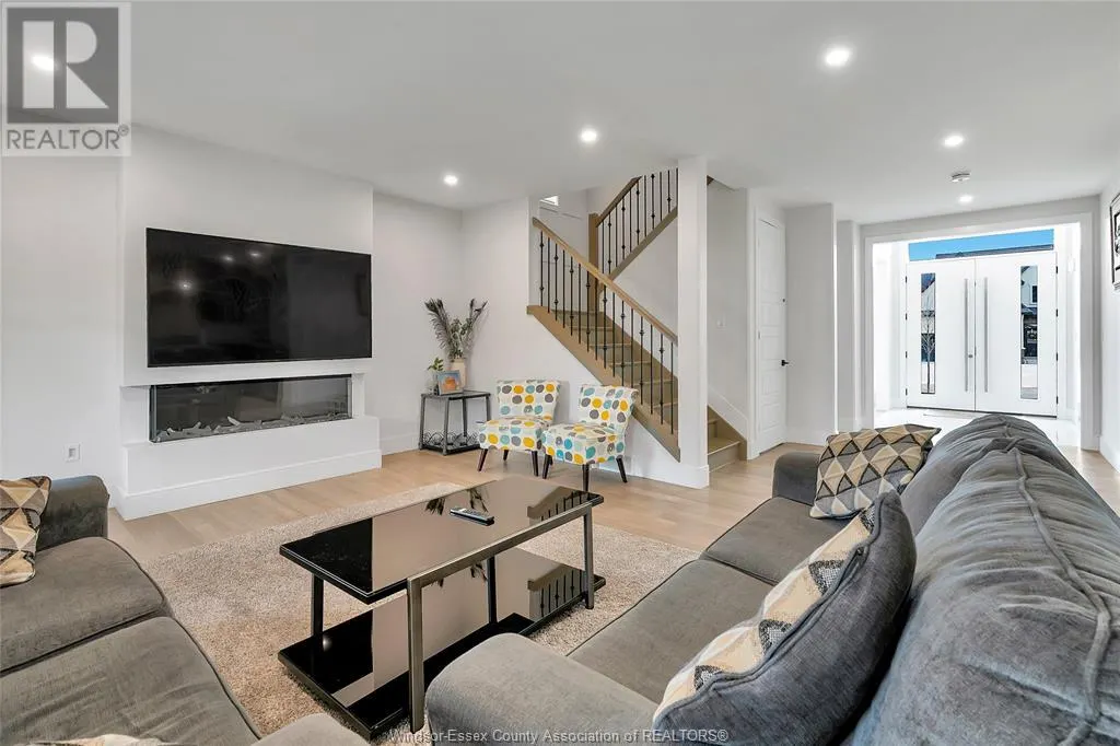 336 CHRISTINE AVENUE
