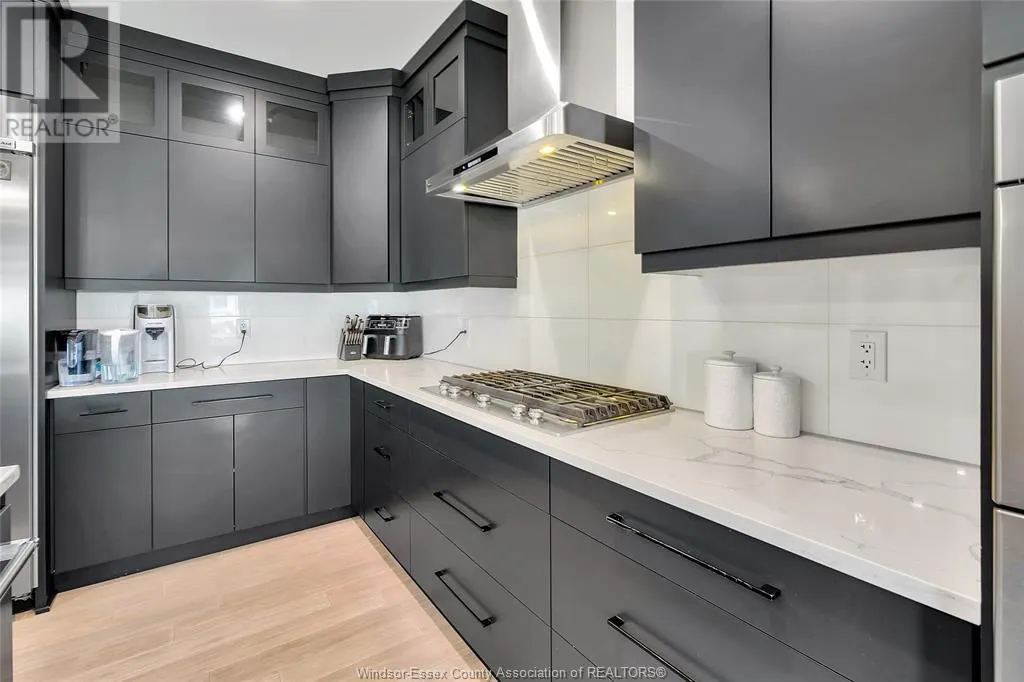 336 CHRISTINE AVENUE