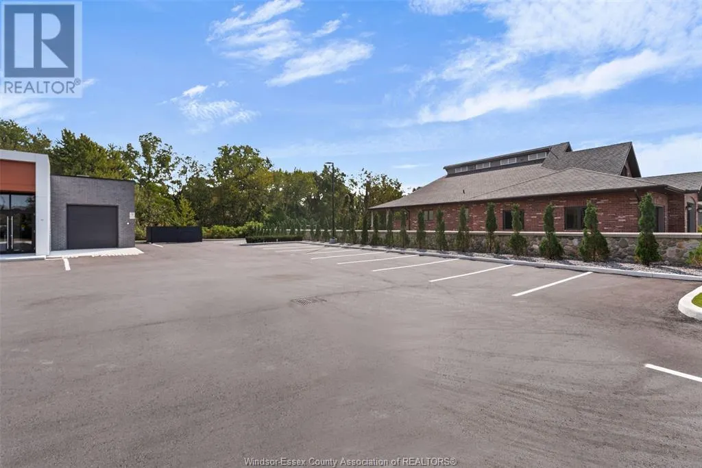 475 SEACLIFF DRIVE