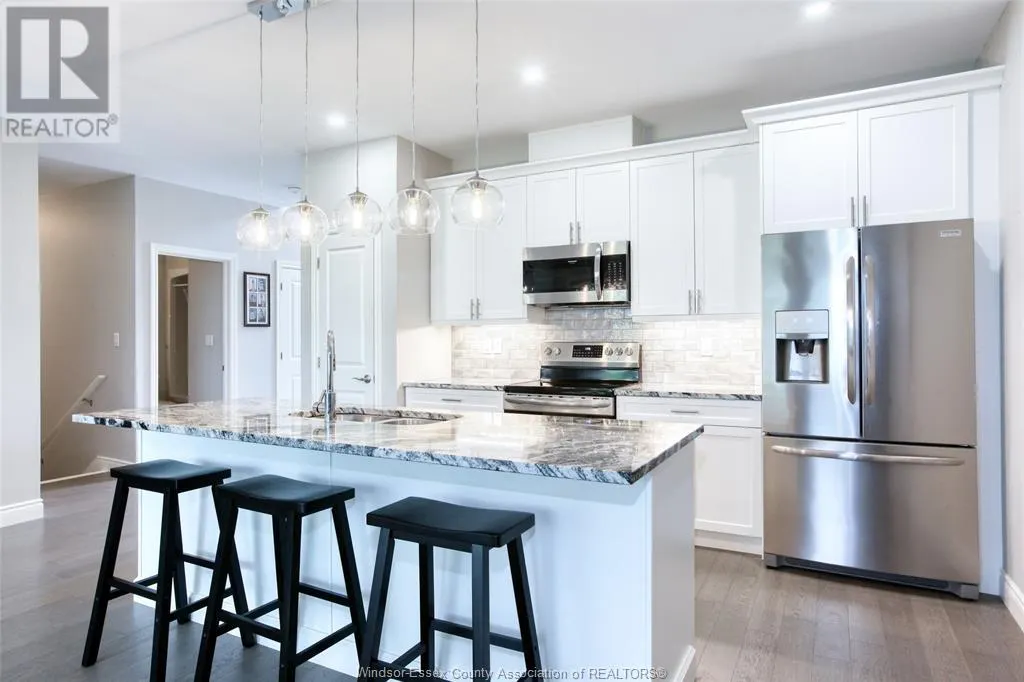 239 LIVINGSTONE CRESCENT