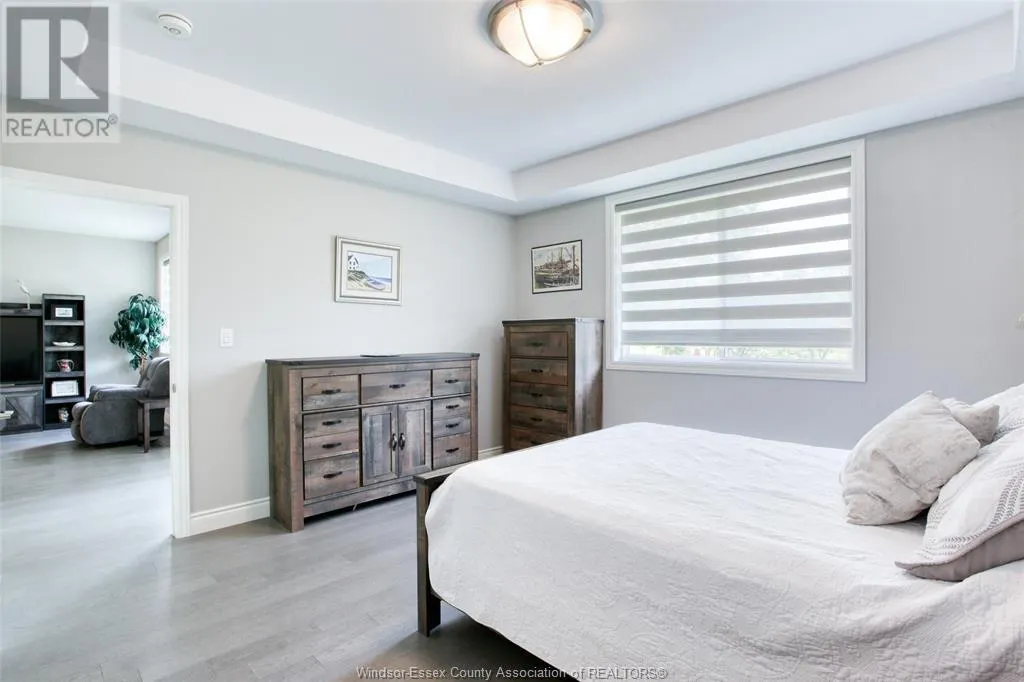 239 LIVINGSTONE CRESCENT