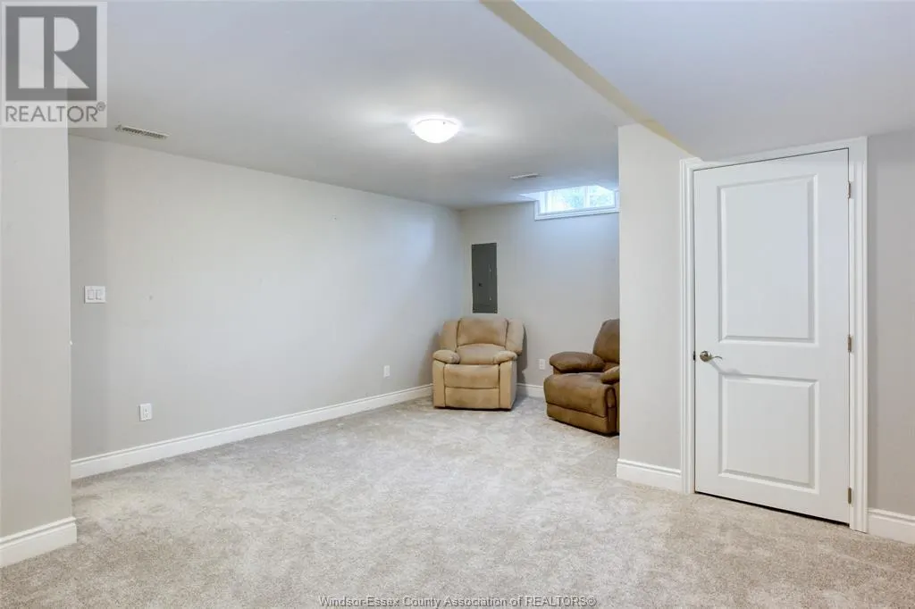 239 LIVINGSTONE CRESCENT