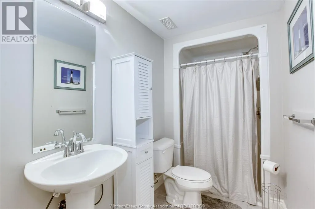 239 LIVINGSTONE CRESCENT