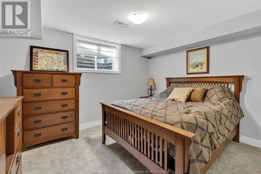 239 LIVINGSTONE CRESCENT
