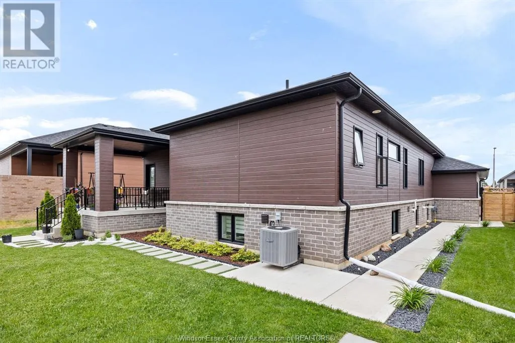 6 WOODLAND