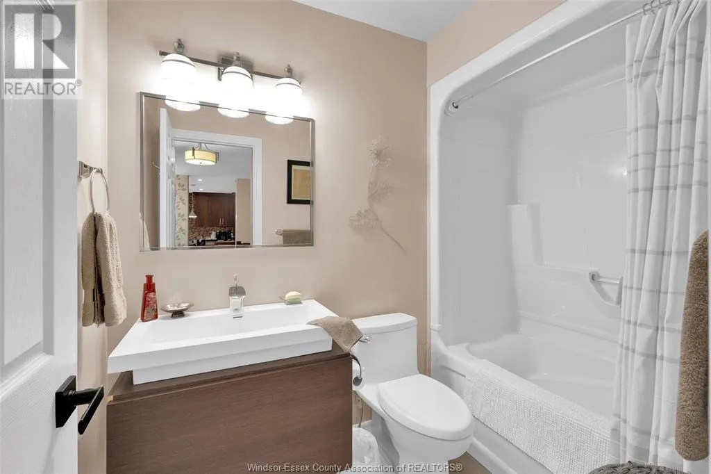 32 ROBSON ROAD Unit# 2