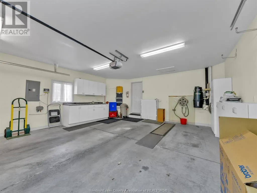 10 QUEENS HILL CRESCENT