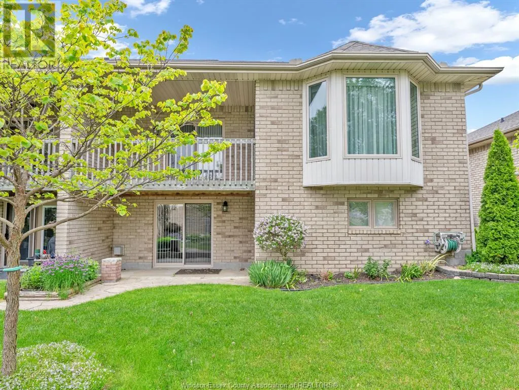 10 QUEENS HILL CRESCENT