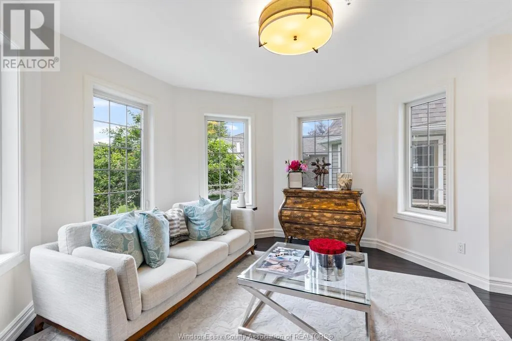 208 CRYSTAL BAY DRIVE