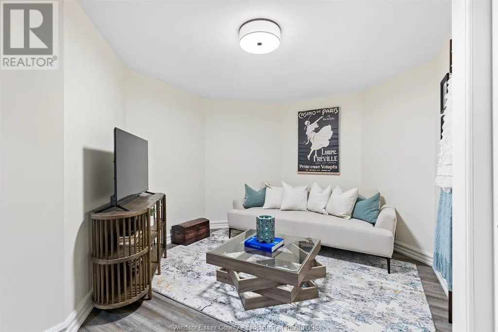 208 CRYSTAL BAY DRIVE